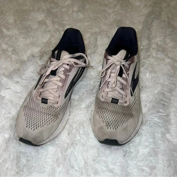 Brooks Womens size 8 Launch 8 Pink and Blue Running Sneaker Brooks Reastart - Picture 2 of 9